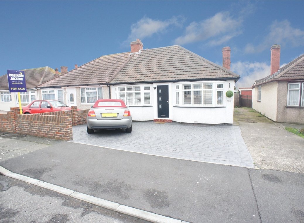 Bungalow for Sale in Bexleyheath Robinson Jackson