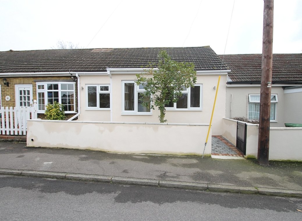 Bungalow for Sale in Strood Robinson Jackson