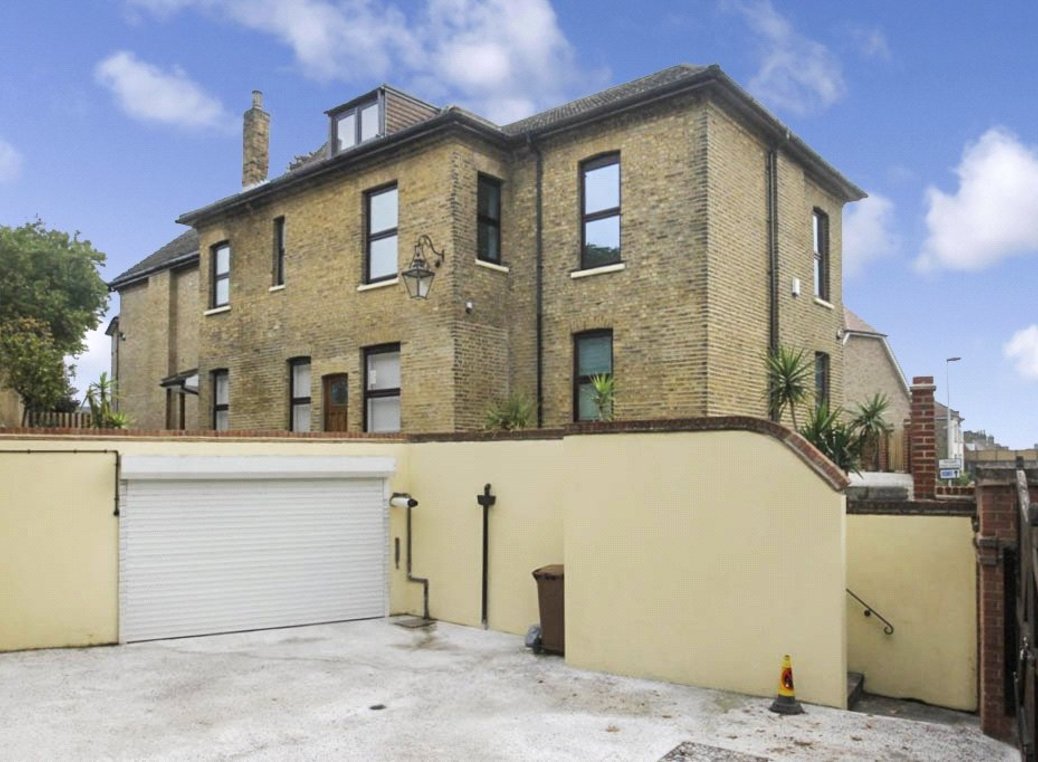 Property for Sale in Strood Robinson Jackson