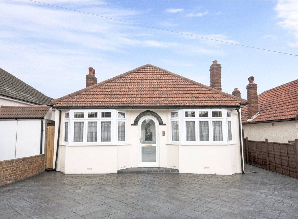 Bungalow for Sale in Bexleyheath Robinson Jackson