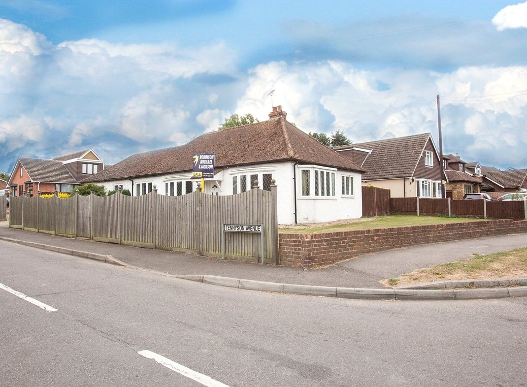 Bungalow for Sale in Strood Robinson Jackson